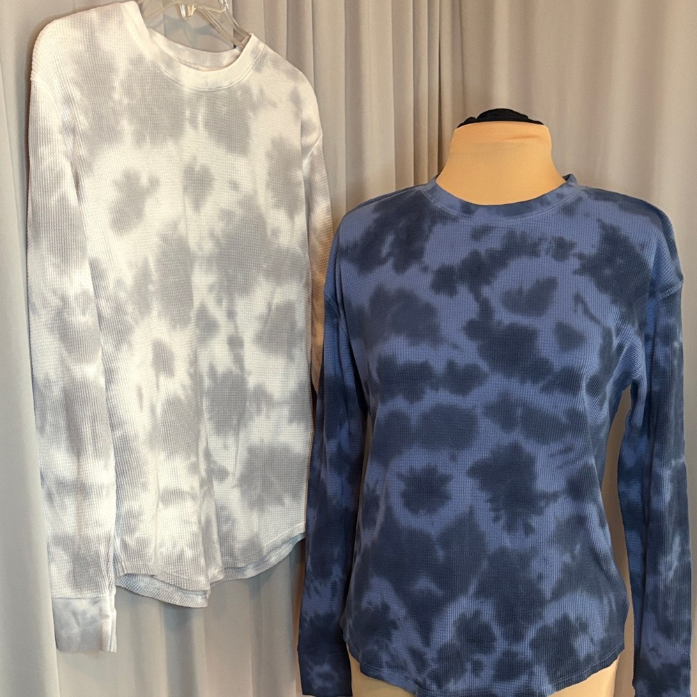 Time & Tru Tie-Dye Long-Sleeve Thermal Top - Blue & White Bundle